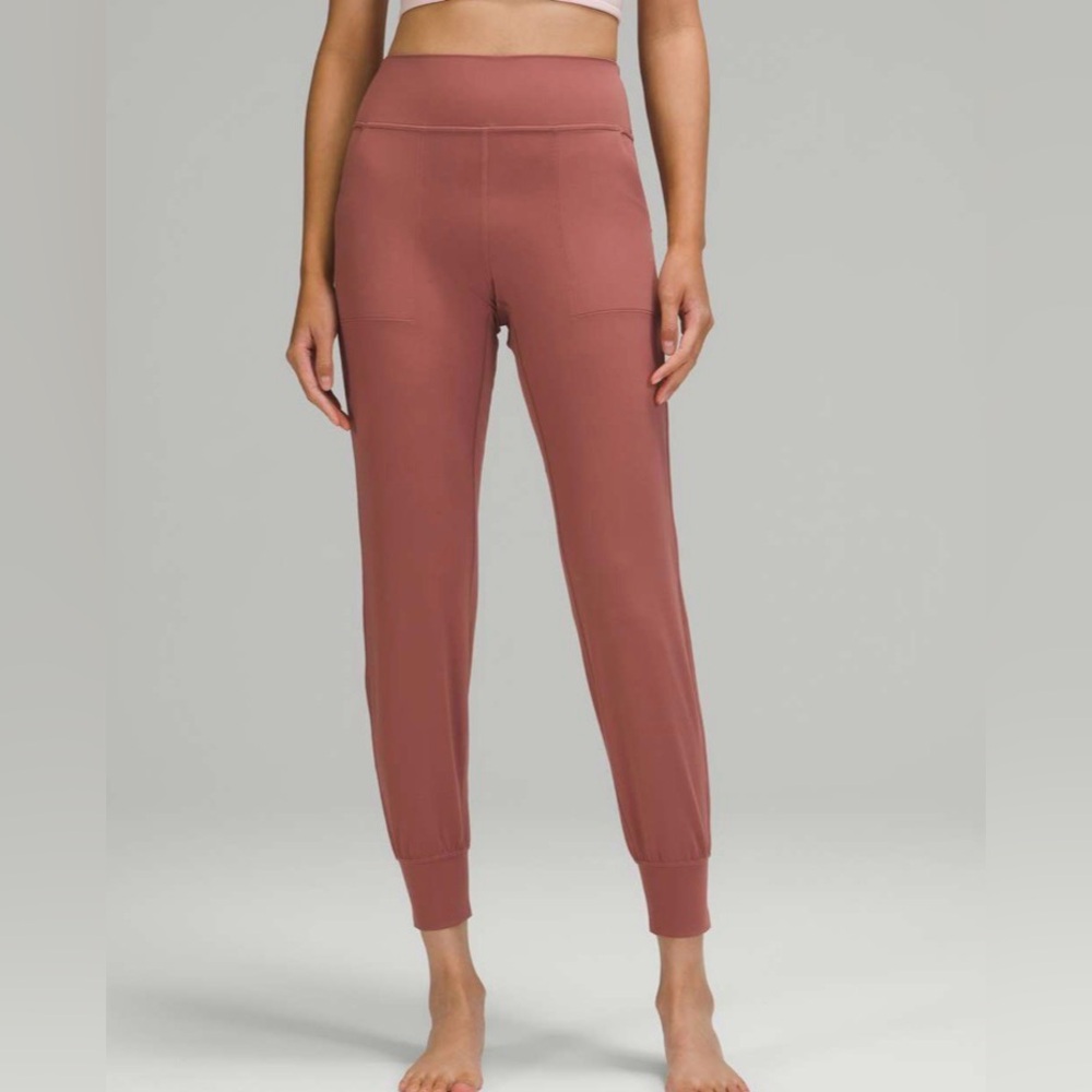 lululemon athletica High-Rise Jogger Pants in Rosewood